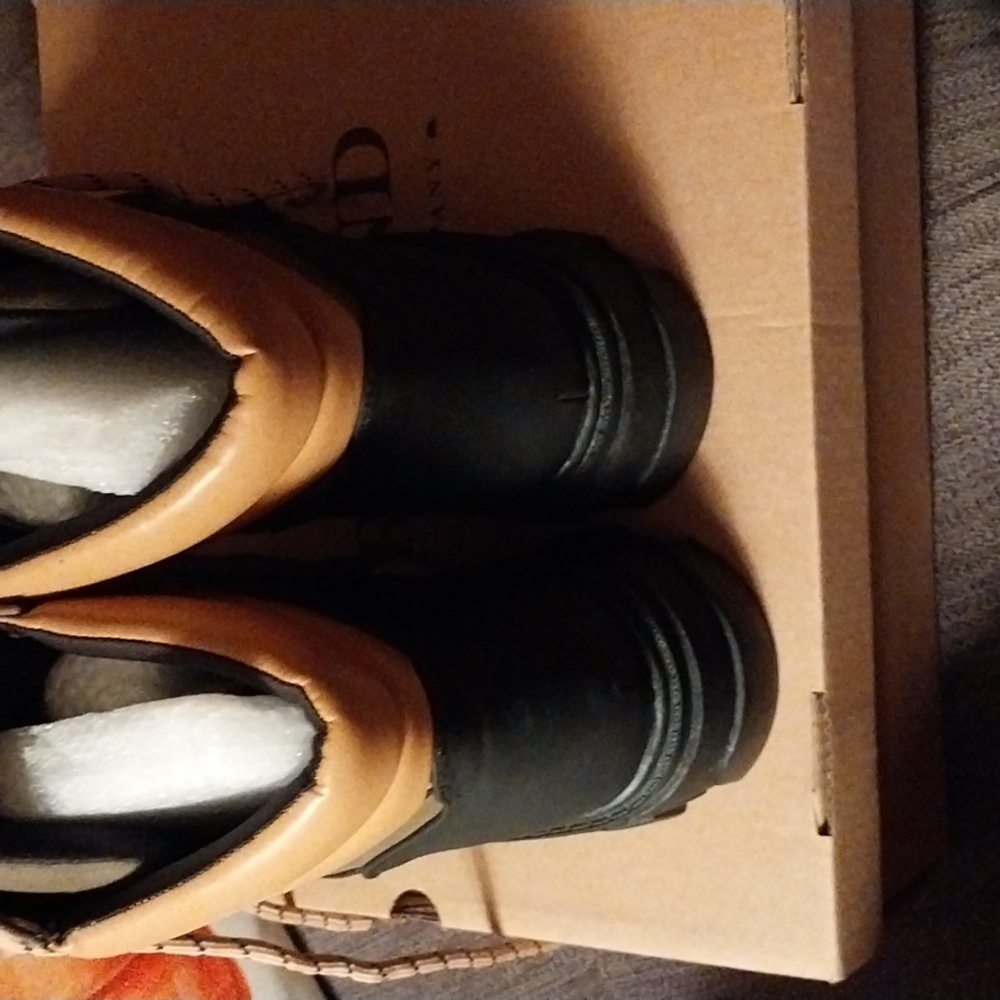 Portland Boots. New In Box. Size 10 - Picture 4 of 12